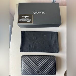 Rare CHANEL Black hardware Chevron Wallet